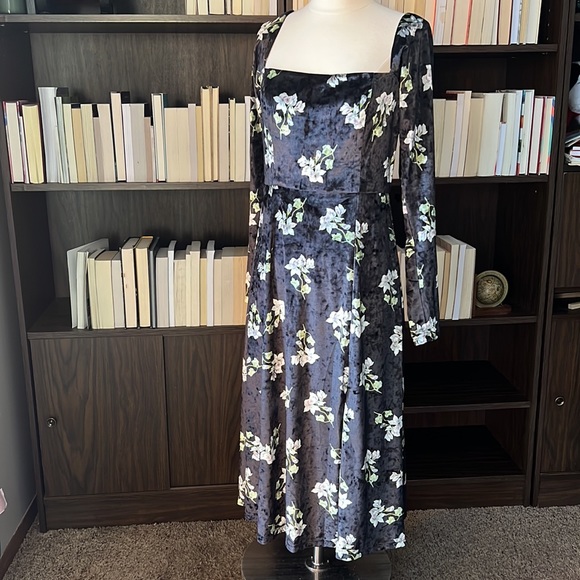 Anthropologie Hutch Velvet Floral Midi Dress - Picture 2 of 9